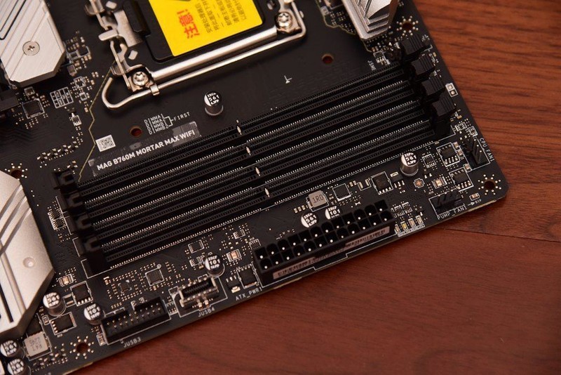 新一代“卷王”！实战枭鲸审判者DDR5内存 5600 32G内存超频！