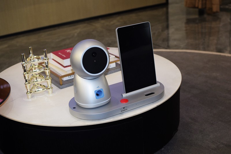 独居养老解决方案- 优得护养老陪伴机器人上手体验