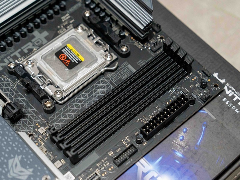 更有性价比的优质之选，蓝宝石NiTRO+ 氮动B650M WIFI主板评测