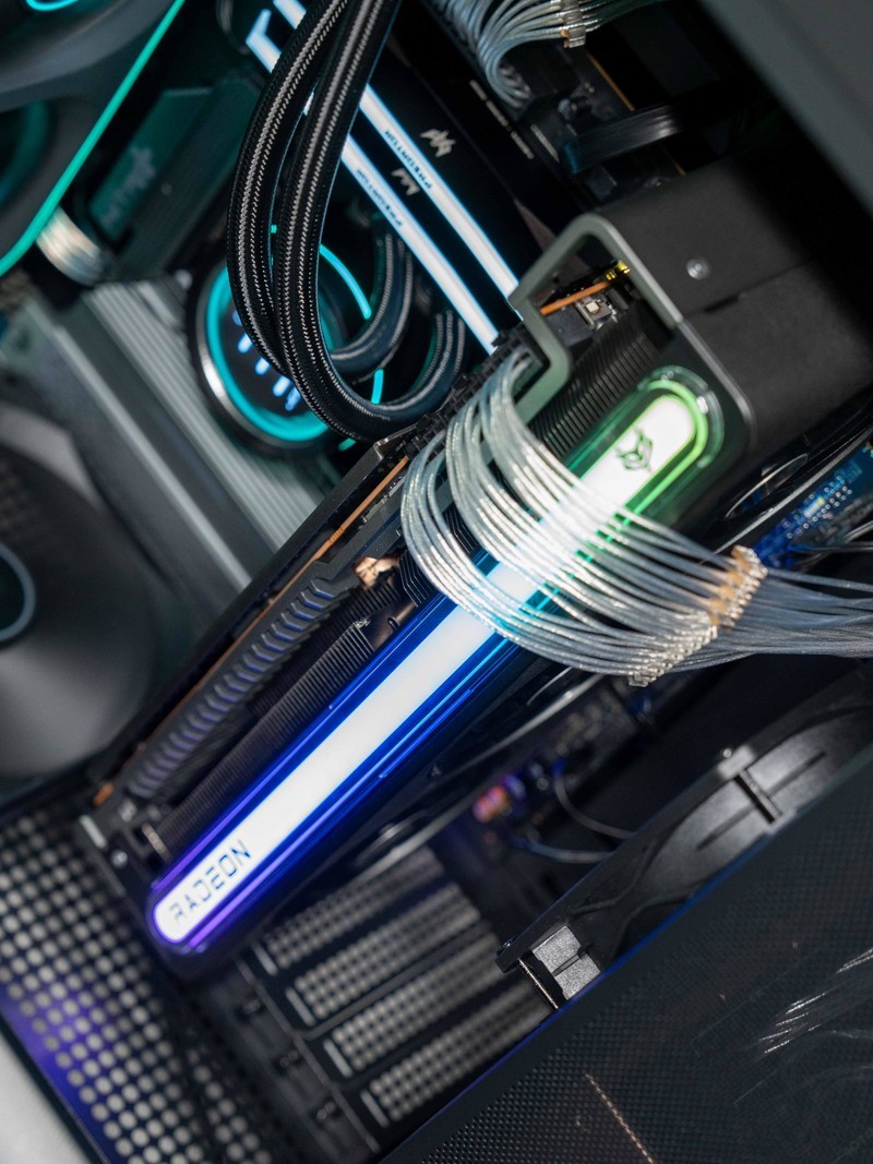 更有性价比的优质之选，蓝宝石NiTRO+ 氮动B650M WIFI主板评测