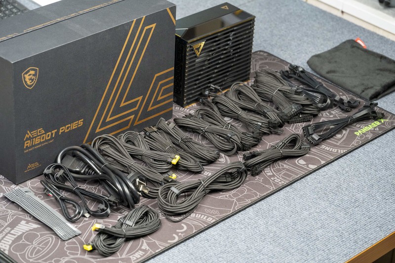 微星 MEG Ai1600T PCIE5 电源评测：高端玩家的新宠儿