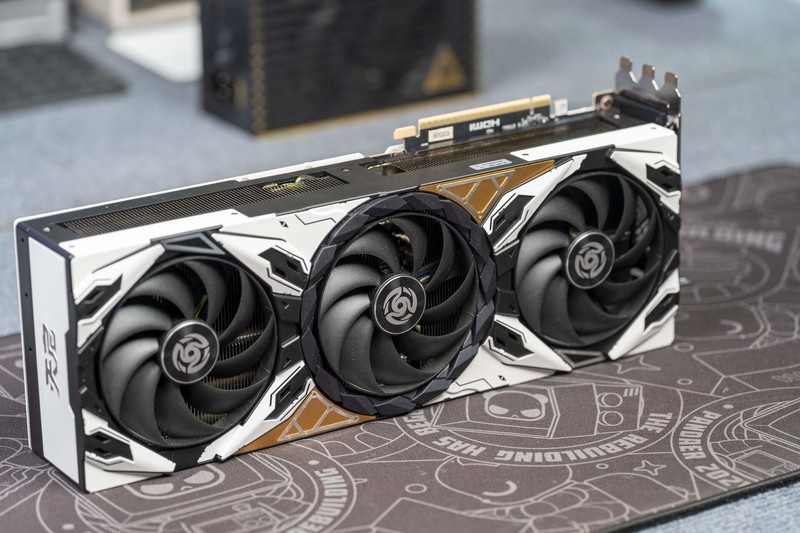 微星 MEG Ai1600T PCIE5 电源评测：高端玩家的新宠儿