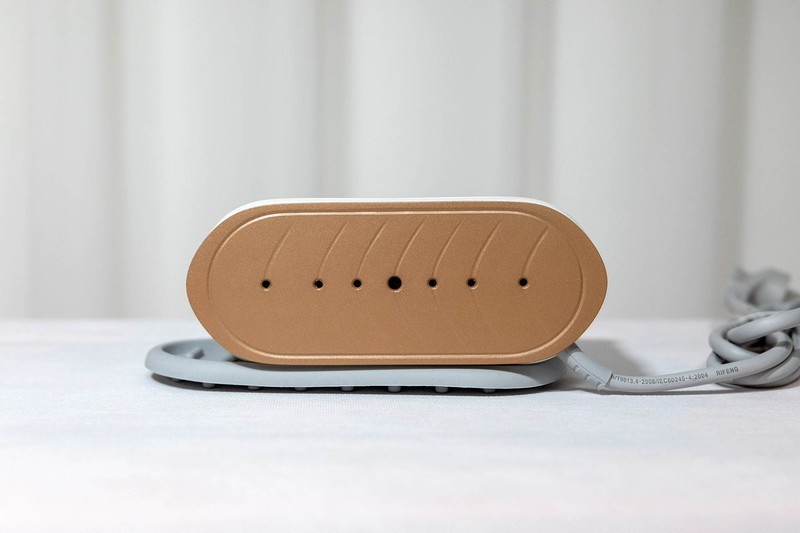 七彩叮当蒸汽熨烫机，让你压箱底的衣服重焕光彩