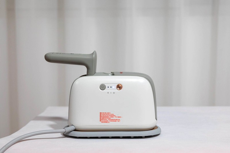 七彩叮当蒸汽熨烫机，让你压箱底的衣服重焕光彩