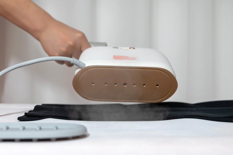 七彩叮当蒸汽熨烫机，让你压箱底的衣服重焕光彩