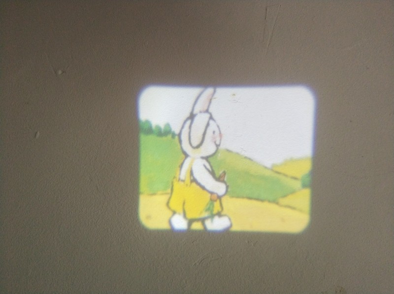 好看有趣的儿童启蒙绘本，趣学伴绘本故事放映机体验