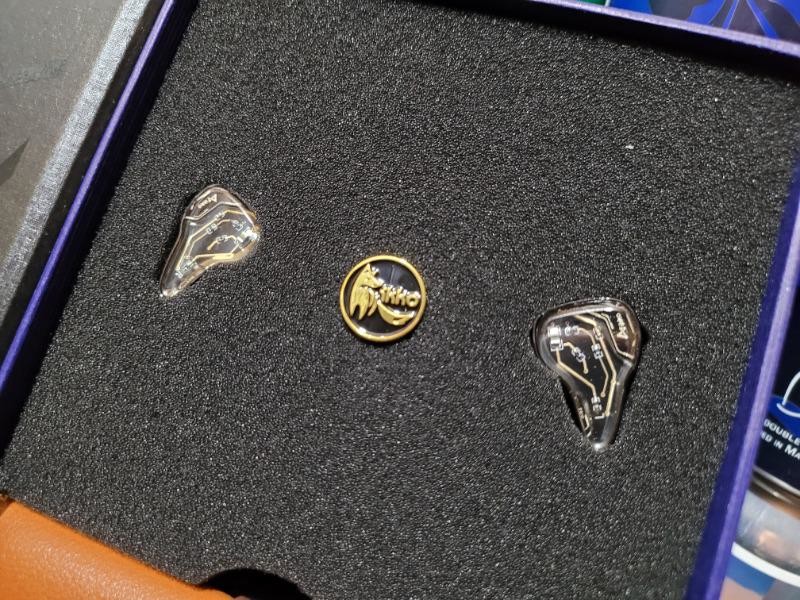 玩出新花样儿！光敏变色玻璃面板圈铁耳机iKKO OH10S体验