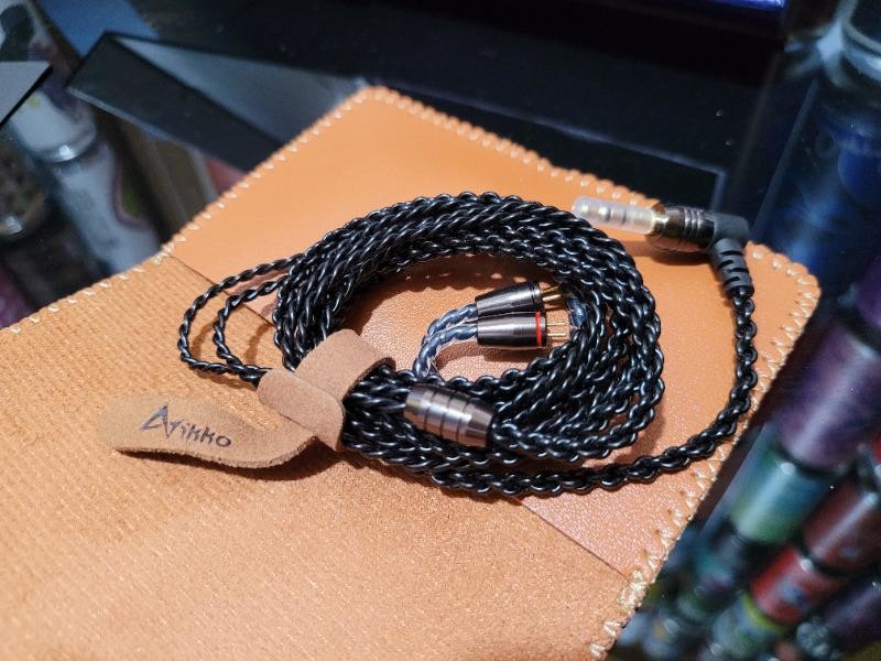 玩出新花样儿！光敏变色玻璃面板圈铁耳机iKKO OH10S体验