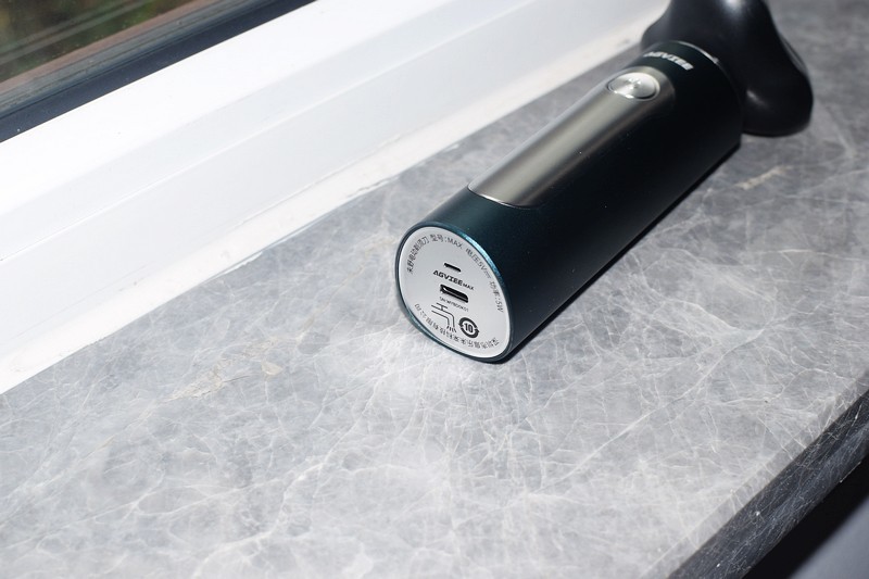 集发烧性能与出色颜值于一体现代男性的理想选择，未野剃须刀测评