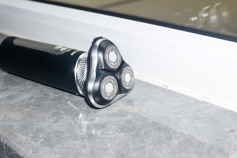 集发烧性能与出色颜值于一体现代男性的理想选择，未野剃须刀测评