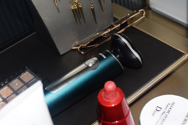 专注运动人群死磕发烧性能成就男士护理颠覆性神器未野MAX剃须刀