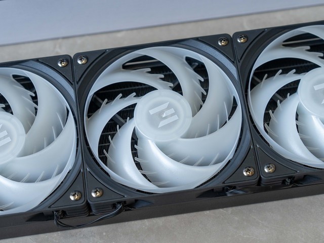 水冷还能这么玩，zalman思民ALPHA2 DS 360水冷散热器使用分享