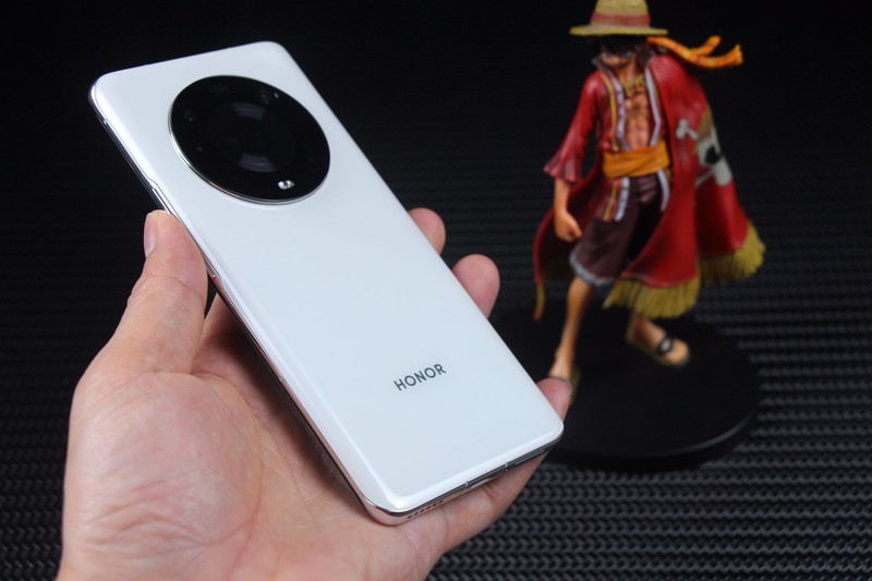 荣耀Magic4 Pro：设计、性能、影像、安全，一部几乎做到面面俱全的旗舰
