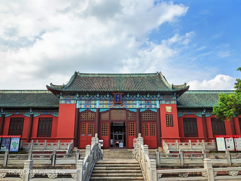 荣耀Magic4 Pro：设计、性能、影像、安全，一部几乎做到面面俱全的旗舰