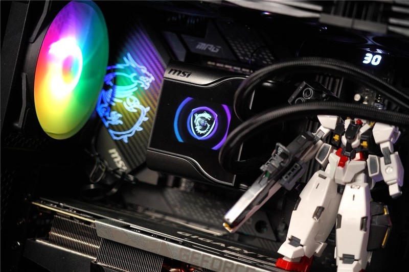 微星旗舰水冷战神S360来袭，播放视频，显示天气，你想不到的它全做了。