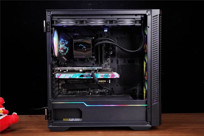 微星旗舰水冷战神S360来袭，播放视频，显示天气，你想不到的它全做了。