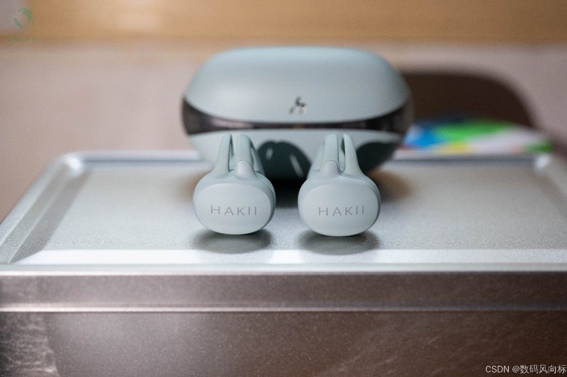 无感佩戴稳定自如，与音乐共生的日常，HAKII LINK耳夹式耳机体验