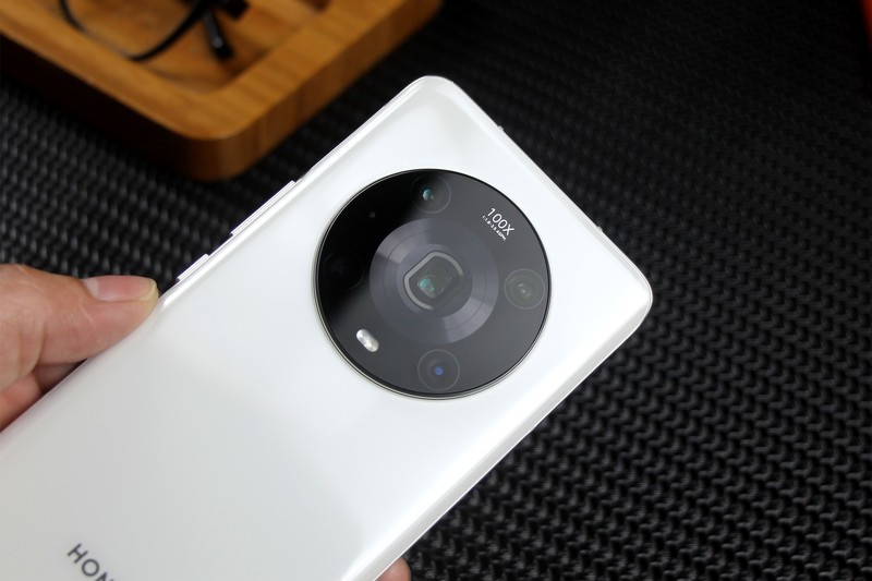 荣耀Magic4 Pro：设计、性能、影像、安全，一部几乎做到面面俱全的旗舰