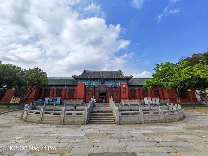 荣耀Magic4 Pro：设计、性能、影像、安全，一部几乎做到面面俱全的旗舰