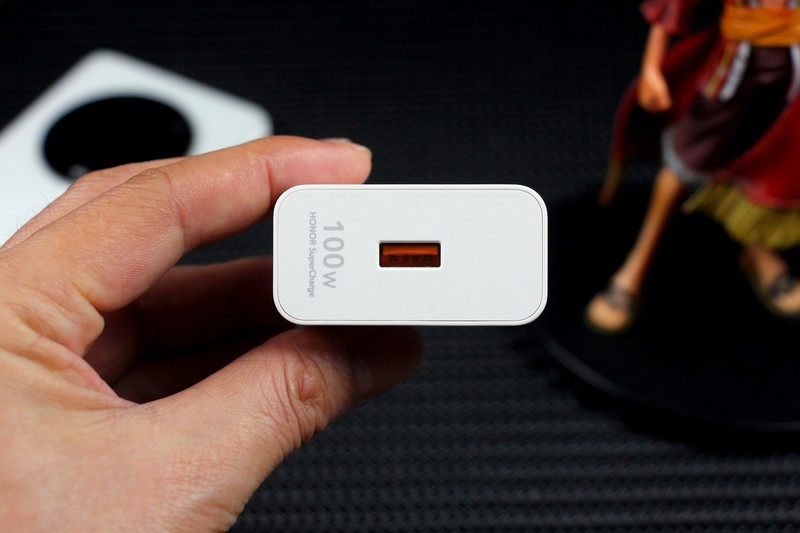 荣耀Magic4 Pro：设计、性能、影像、安全，一部几乎做到面面俱全的旗舰