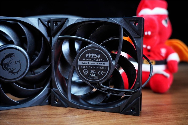 微星旗舰水冷战神S360来袭，播放视频，显示天气，你想不到的它全做了。