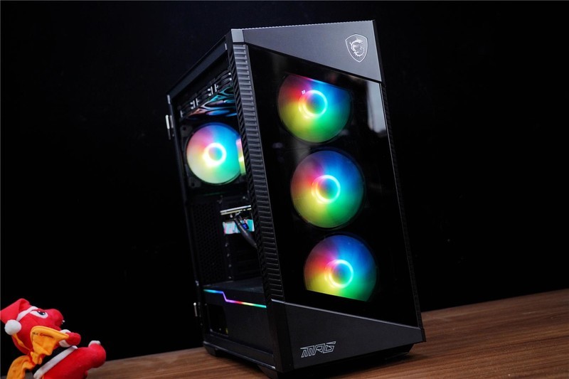 微星旗舰水冷战神S360来袭，播放视频，显示天气，你想不到的它全做了。