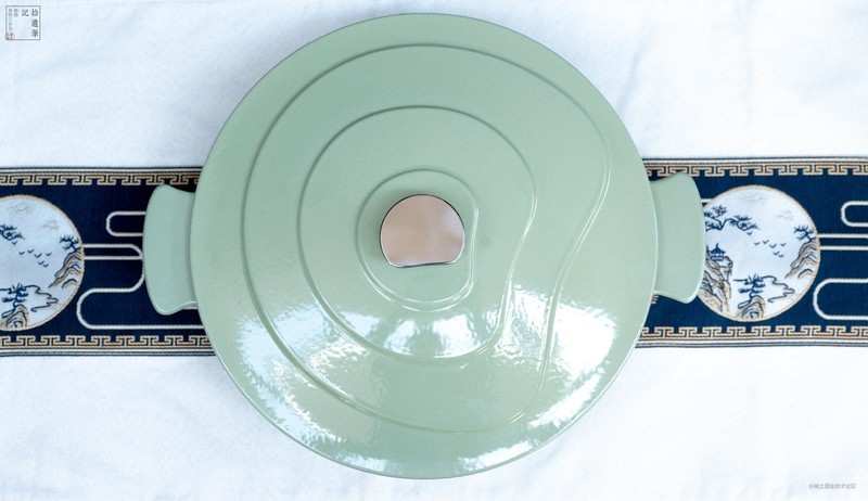 才艺双全的铸铁重器，日常料理好装备，归禾器梯田珐琅海鲜锅上手