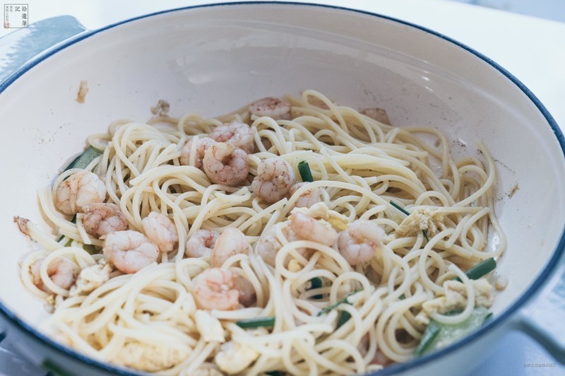 才艺双全的铸铁重器，日常料理好装备，归禾器梯田珐琅海鲜锅上手