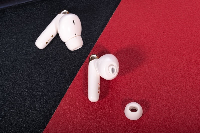 六麦降噪更深度，不玩复制粘贴的TWS耳机，iKF Zing