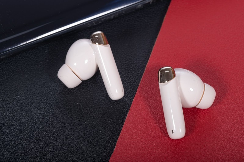 六麦降噪更深度，不玩复制粘贴的TWS耳机，iKF Zing