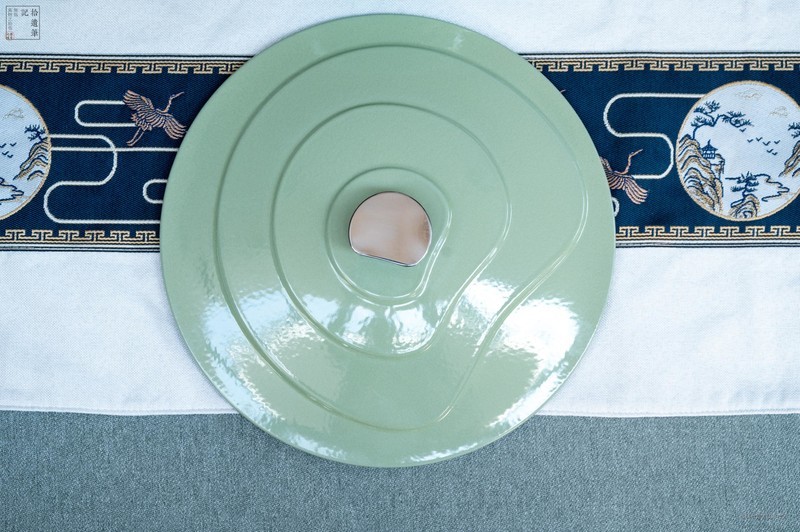 才艺双全的铸铁重器，日常料理好装备，归禾器梯田珐琅海鲜锅上手