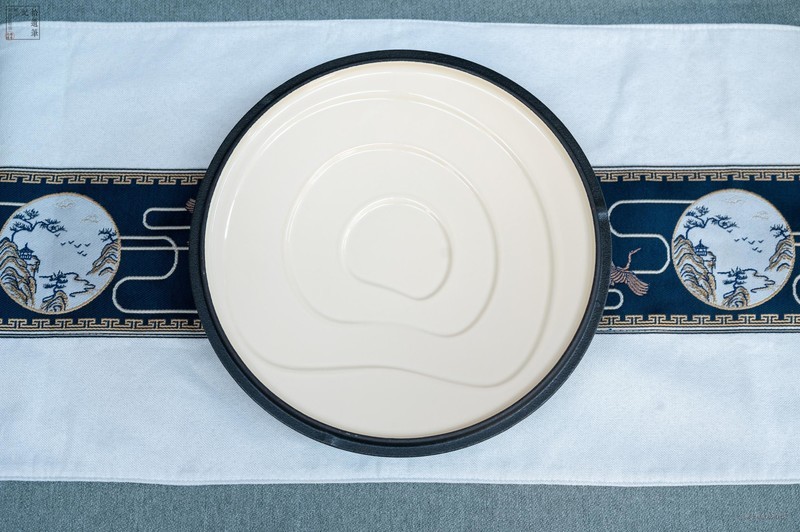 才艺双全的铸铁重器，日常料理好装备，归禾器梯田珐琅海鲜锅上手