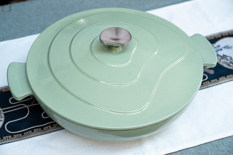 才艺双全的铸铁重器，日常料理好装备，归禾器梯田珐琅海鲜锅上手