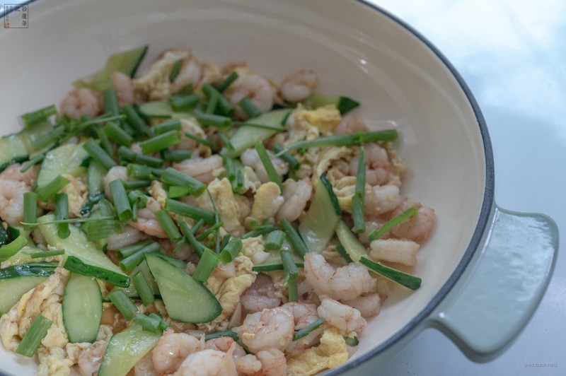 才艺双全的铸铁重器，日常料理好装备，归禾器梯田珐琅海鲜锅上手