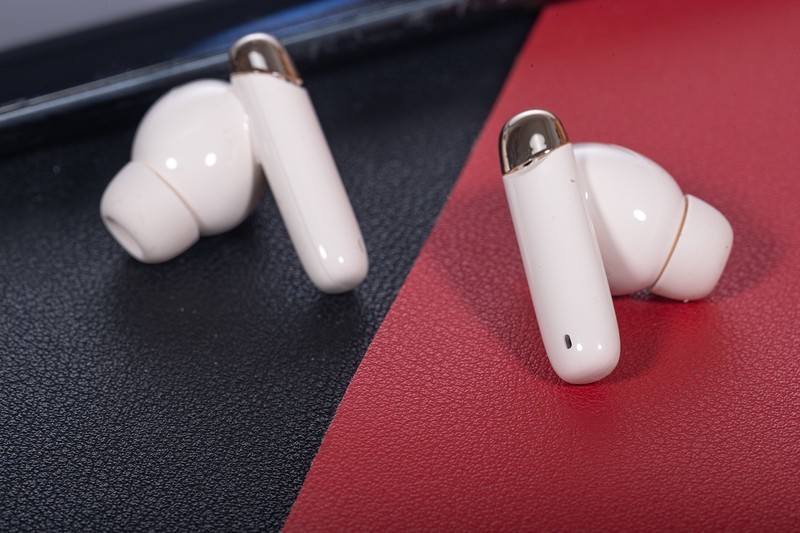 六麦降噪更深度，不玩复制粘贴的TWS耳机，iKF Zing