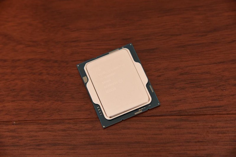 太神奇！宏碁掠夺者Hermes冰刃+华硕Z790吹雪=一键7800MHz！