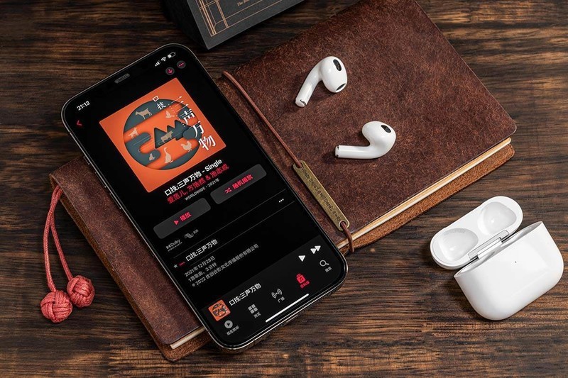 AirPods 3：苹果生态润滑剂，超越耳机本质的优雅体验