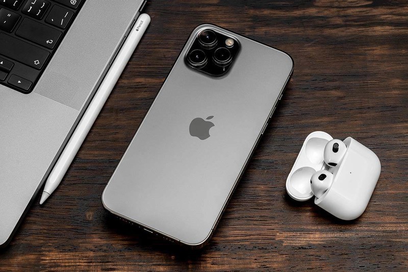 AirPods 3：苹果生态润滑剂，超越耳机本质的优雅体验