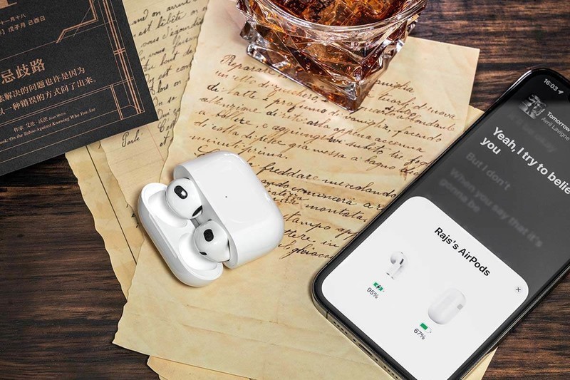AirPods 3：苹果生态润滑剂，超越耳机本质的优雅体验