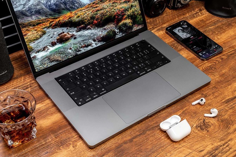 AirPods 3：苹果生态润滑剂，超越耳机本质的优雅体验