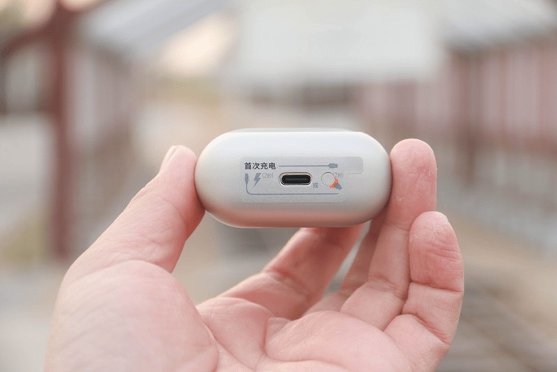 没短板？颜值在线，全彩LCD触屏加持，JBL TOUR PRO2静噪耳机评测