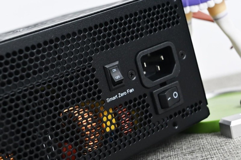 安钛克Titan 1200W金牌全模ATX3.1电源开箱：性价比大瓦数选择