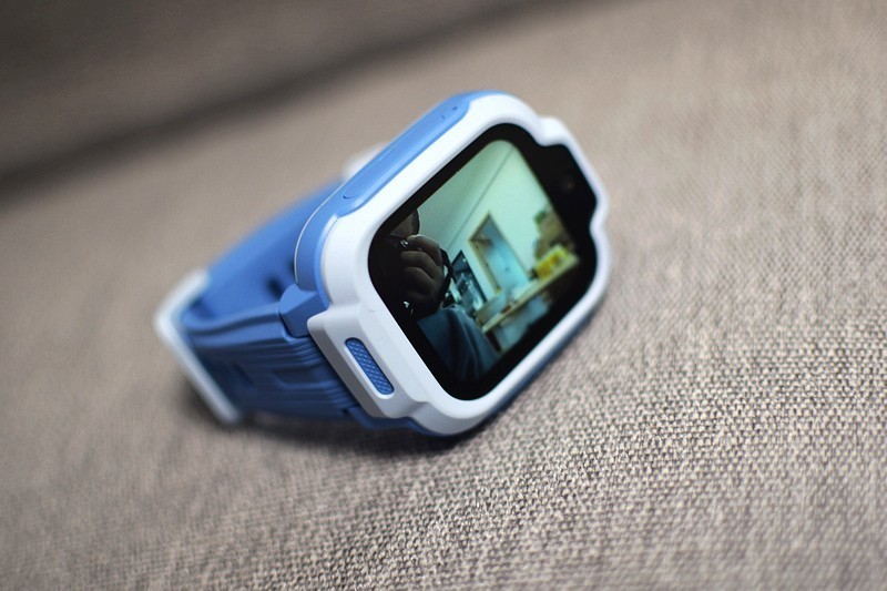 9重安全定位90天高精度轨迹查询 REDMI儿童手表