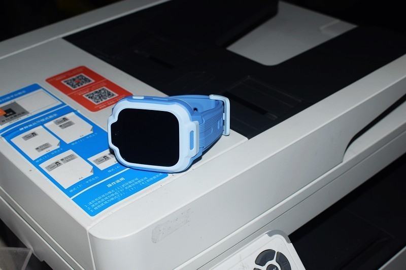 9重安全定位90天高精度轨迹查询 REDMI儿童手表