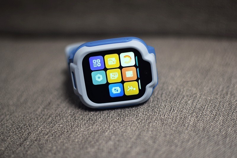 9重安全定位90天高精度轨迹查询 REDMI儿童手表