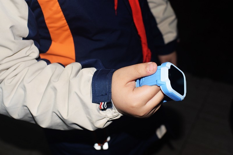 9重安全定位90天高精度轨迹查询 REDMI儿童手表