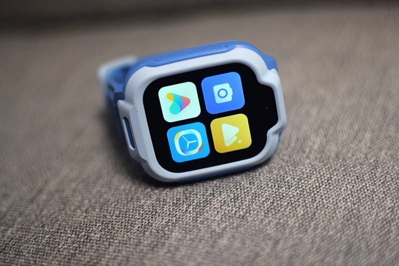 9重安全定位90天高精度轨迹查询 REDMI儿童手表