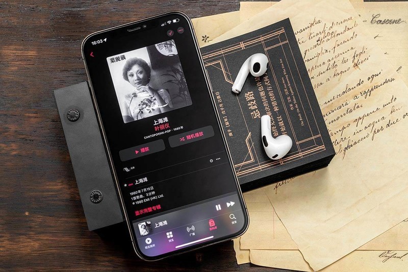 AirPods 3：苹果生态润滑剂，超越耳机本质的优雅体验