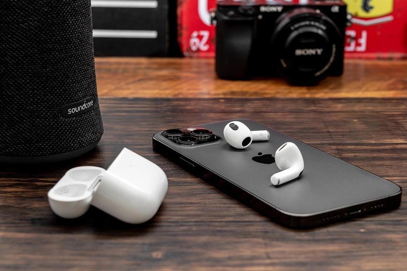 AirPods 3：苹果生态润滑剂，超越耳机本质的优雅体验