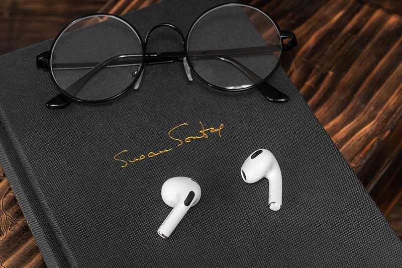 AirPods 3：苹果生态润滑剂，超越耳机本质的优雅体验